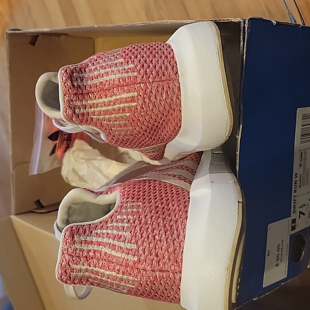 Adidas - Picture 4 of 7